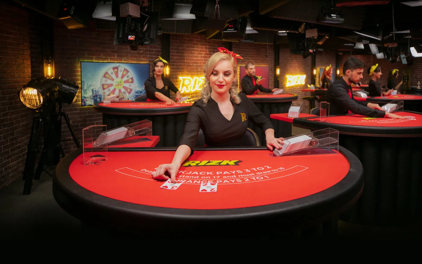 Live casino Tin88 với dealer chuyên nghiệp và giao diện chân thực